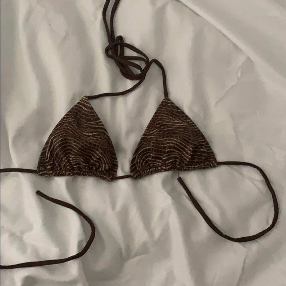 Brown very small triangle top